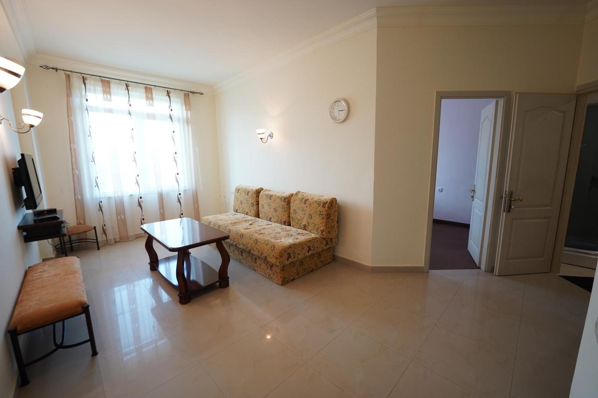 Maria Resort Sevan Buitenkant foto